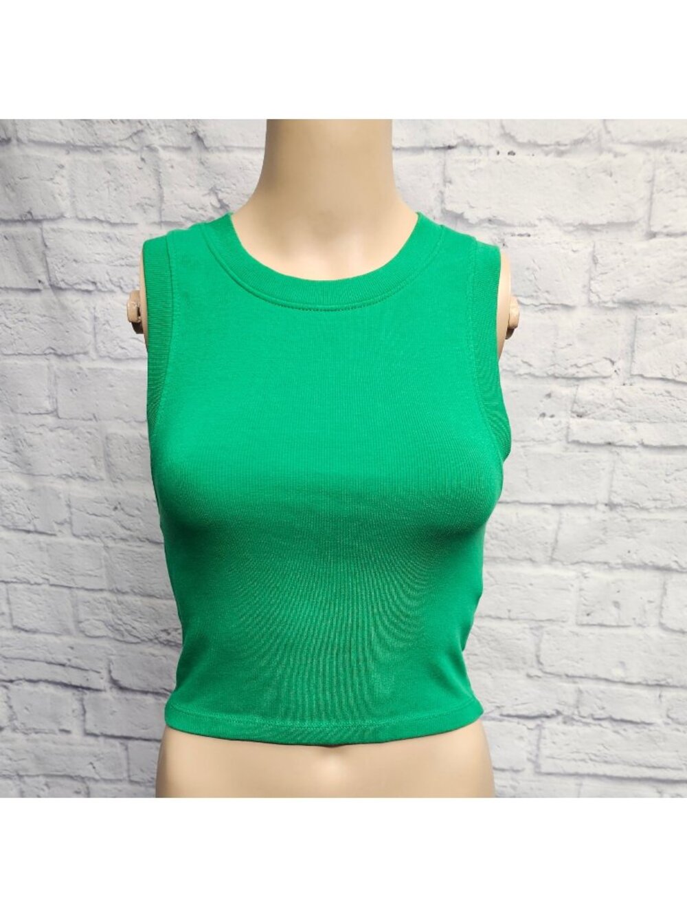 ZARA M GREEN RIBBED HIGH NECK SLEEVELESS BASIC CROP TANK TOP TEE